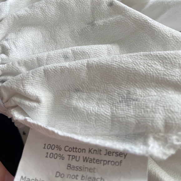 Elys & co waterproof bassinet sheet set - Picture 3 of 4